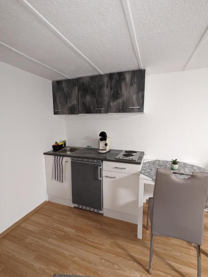 Direkt An Der S-Bahn Gelegenes Gemutliches Souterrain Apartment Mit Privatem Zugang Тройсдорф Екстер'єр фото
